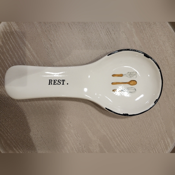 Rae Dunn Vintage Style Icon Spoon Rest - Picture 1 of 1